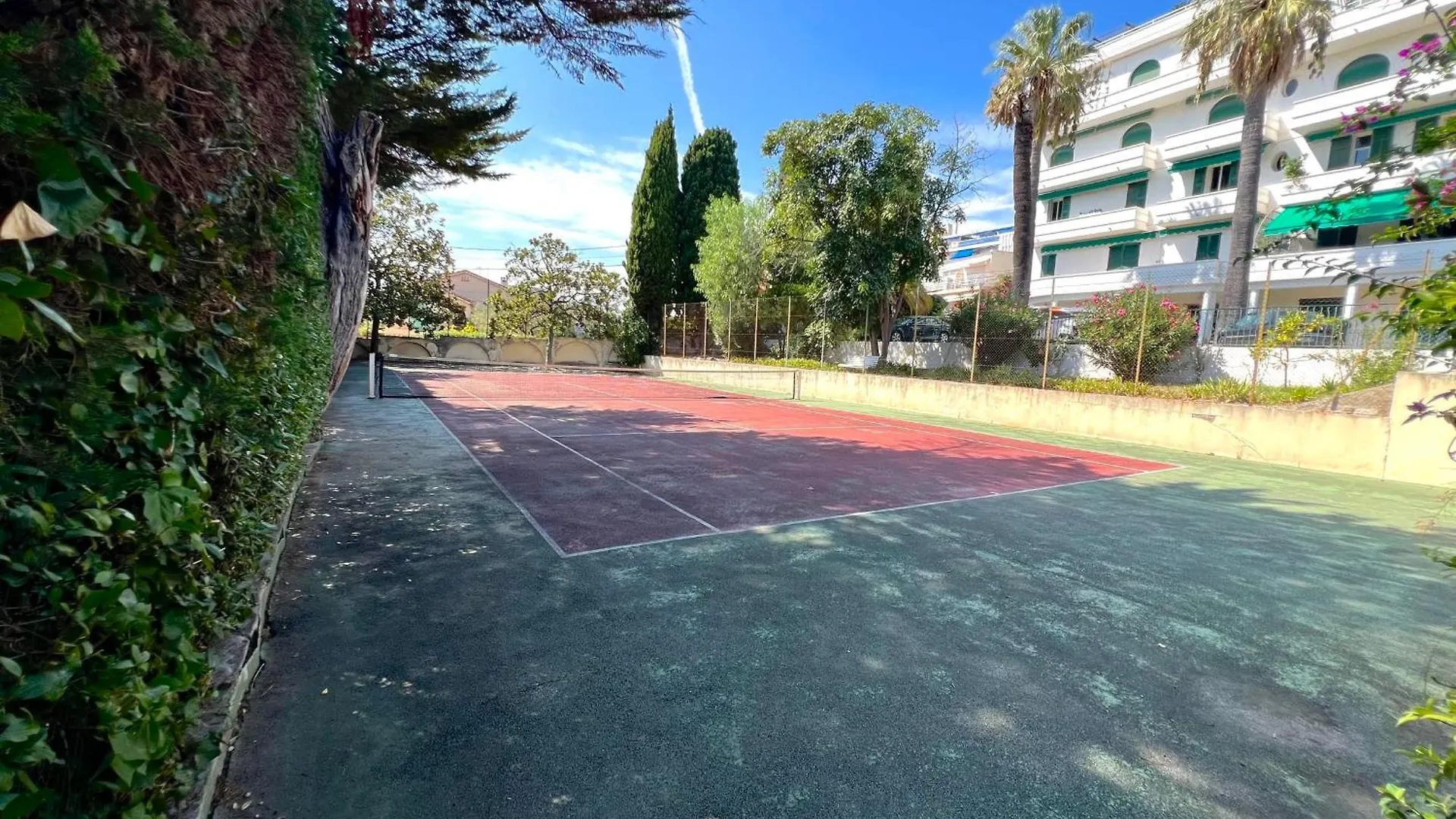 Juan Les Pins 6 People Pool Tennis 0*, Juan-les-Pins France