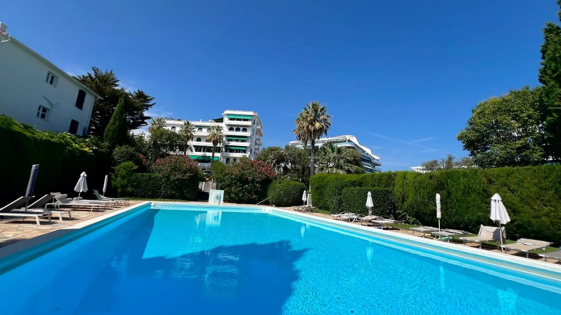 Juan Les Pins 6 People Pool Tennis 0*, Juan-les-Pins